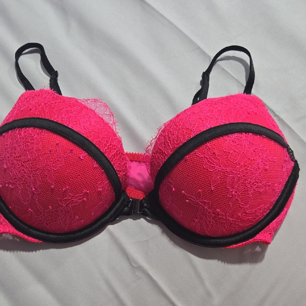 Victoria's Secret Bombshell Plunge Bra